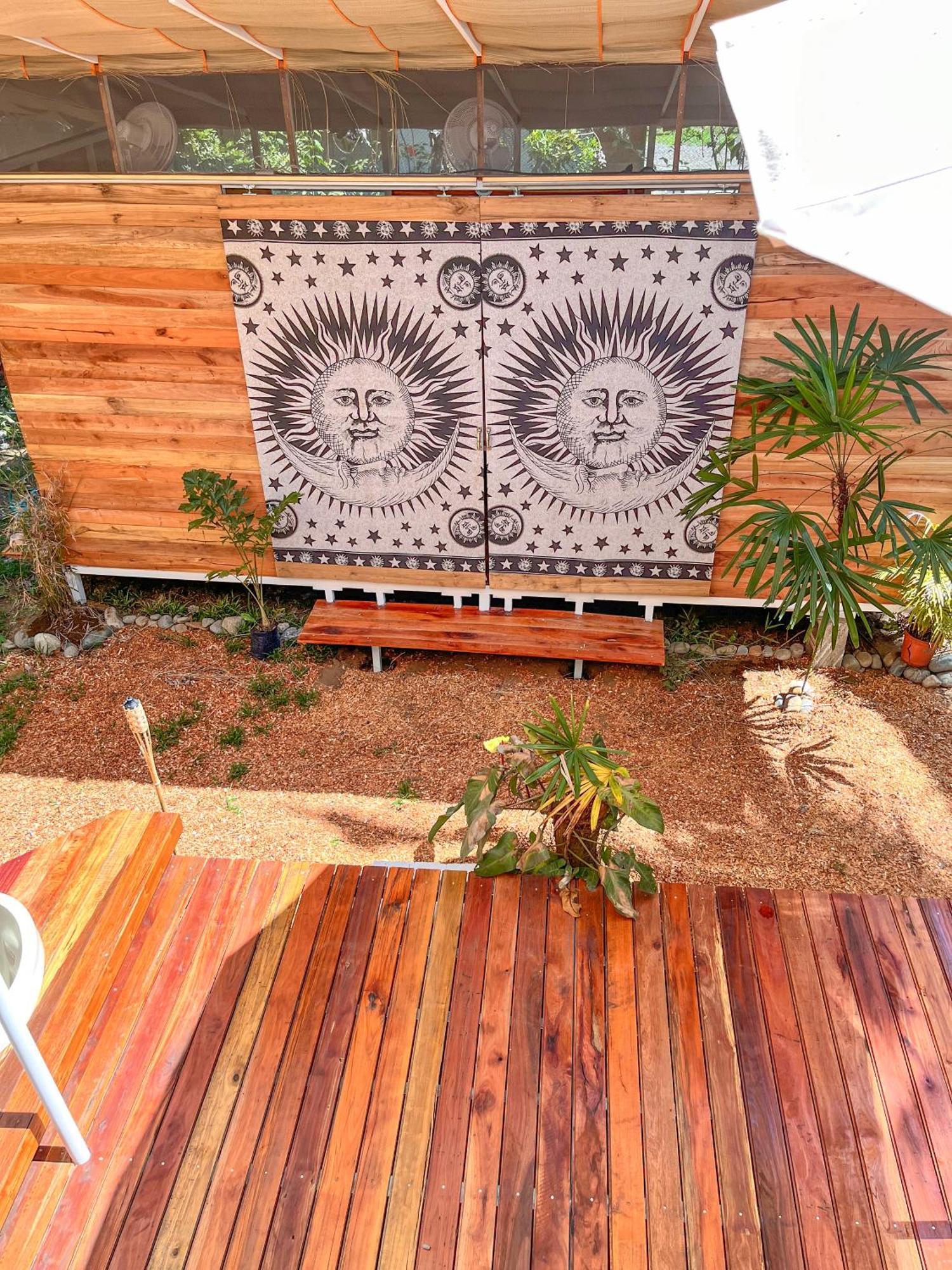 Nomadic Surf Camp Hostel Uvita Buitenkant foto